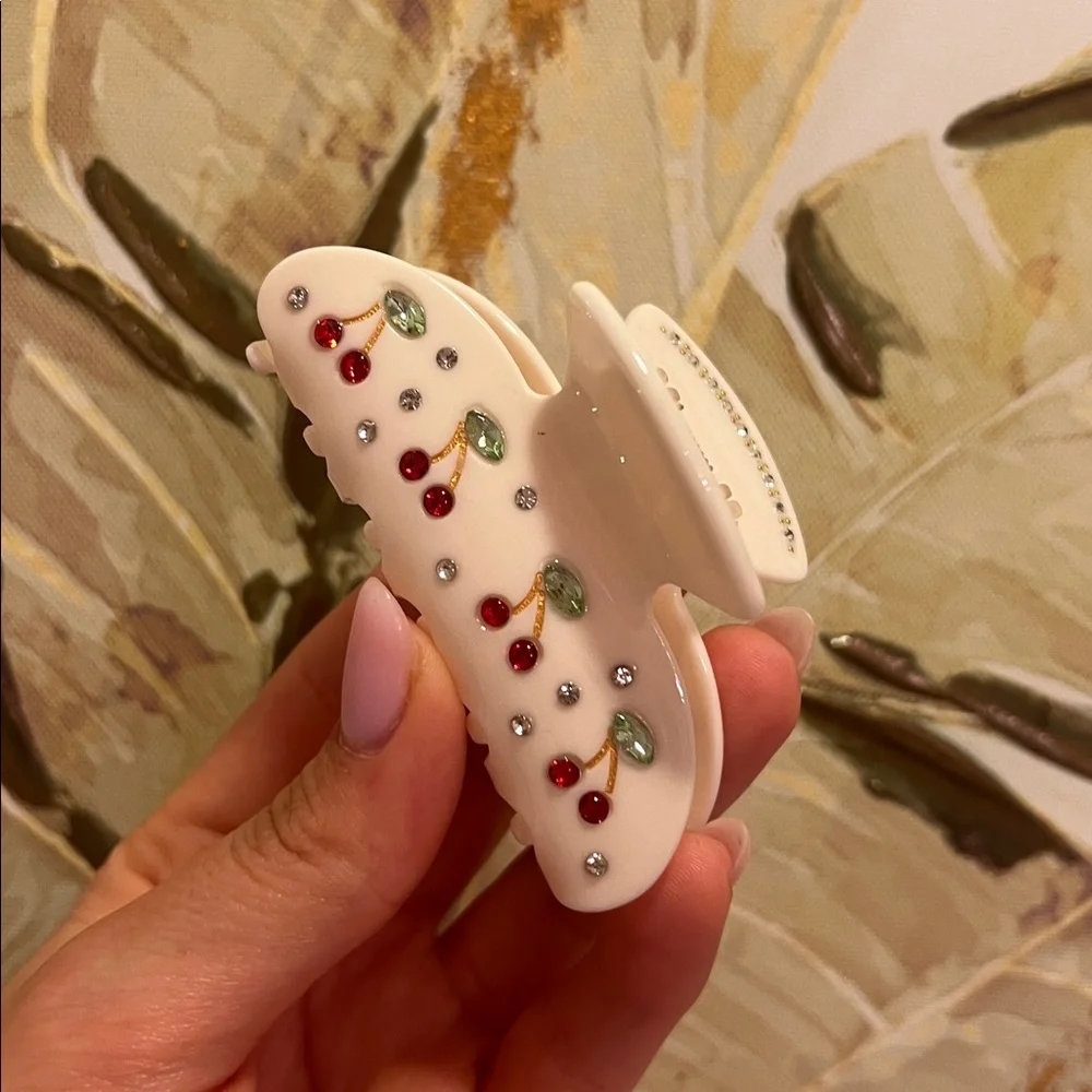 White Cherry Embellished Hair Claw Clip R374